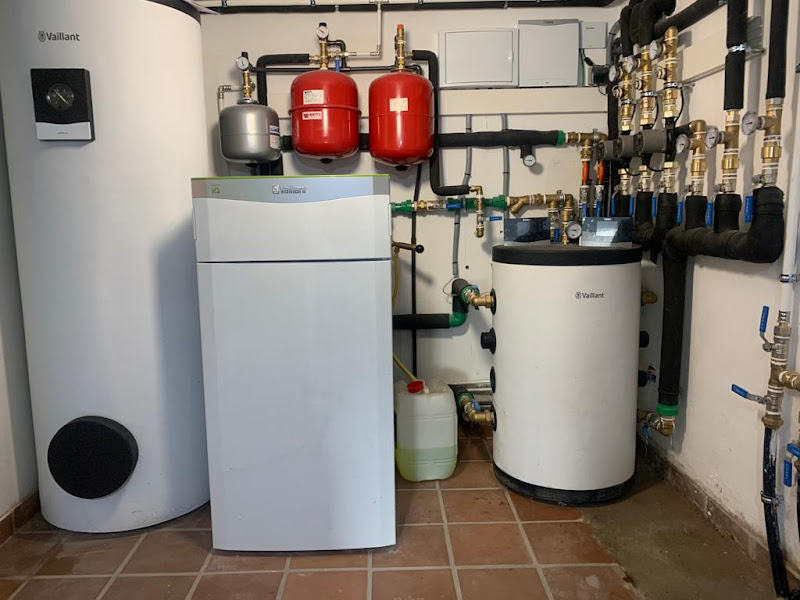 Instalacións Eléctricas Pintos S L - instalador