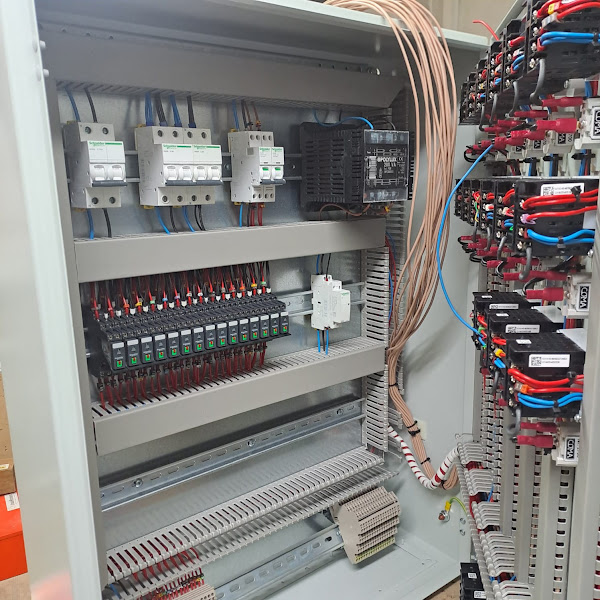 JOAN ROMEU SL | Electricitat | Aigua | Gas | Climatització | Fotovoltaica - instalador
