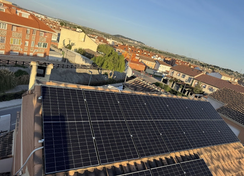 MEGKSOLAR soluciones energeticas S.L - instalador